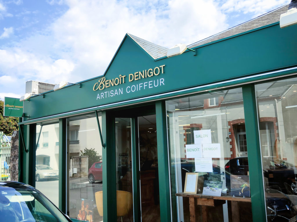 Enseigne coiffeur - lettre découpée by VISUEL ORIGINAL SAINT NAZAIRE